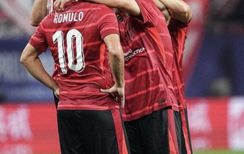 ng28官网下载-包含成都蓉城发布备战花絮，窗口期扳平良机，NBA常规赛任务艰巨，训练强度明显提升的词条